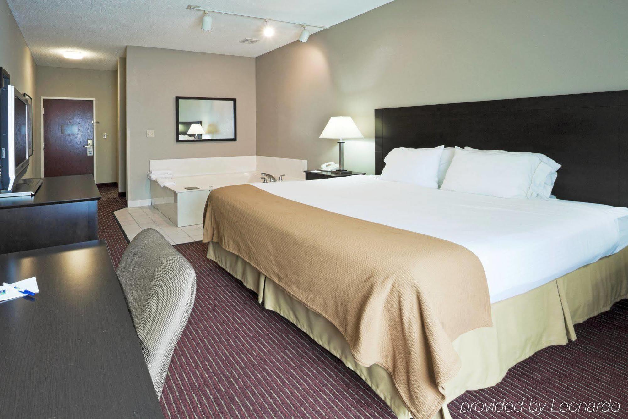 Holiday Inn Express Fort Wayne - East - New Haven By Ihg Rum bild
