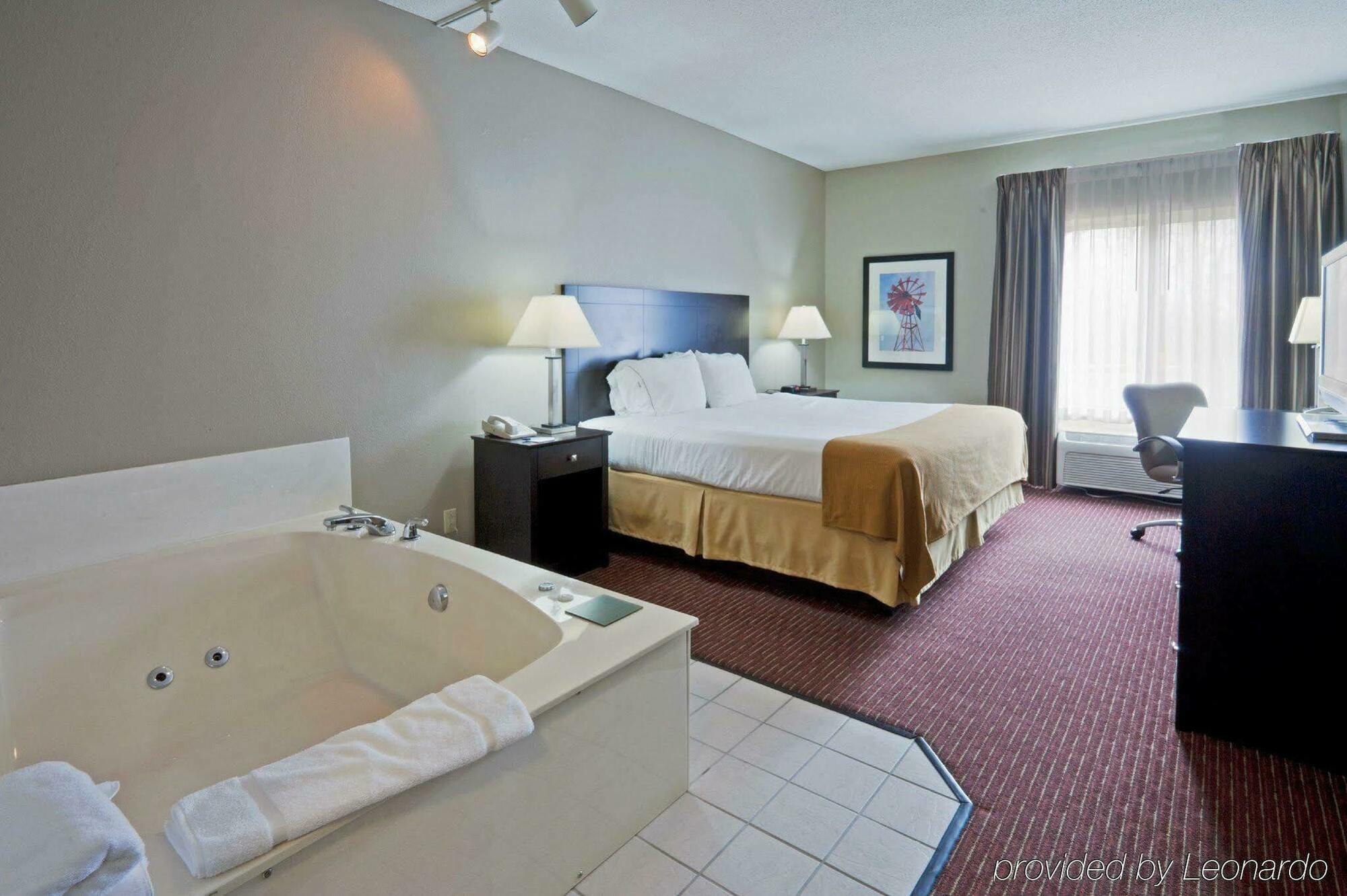 Holiday Inn Express Fort Wayne - East - New Haven By Ihg Exteriör bild